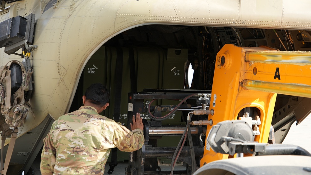 Chinook Crew Accelerates Critical Logistics Support at DCTC