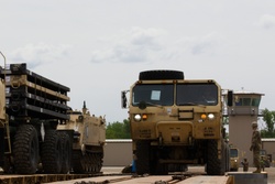 1ID conducts rail head activities on May 06, 2025, at Fort Riley, Kansas [Image 2 of 2]