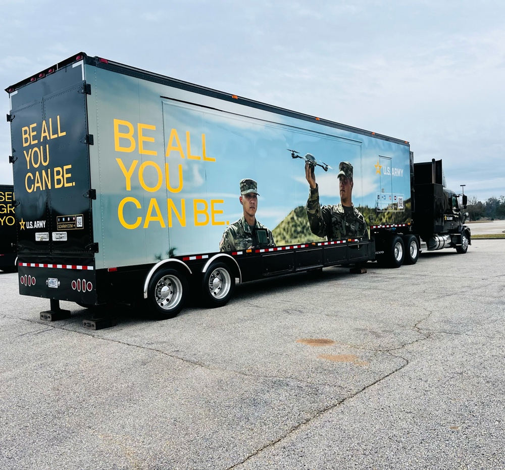 Army Brings STEM Trailer to Schools in Greater Baton Rouge Area