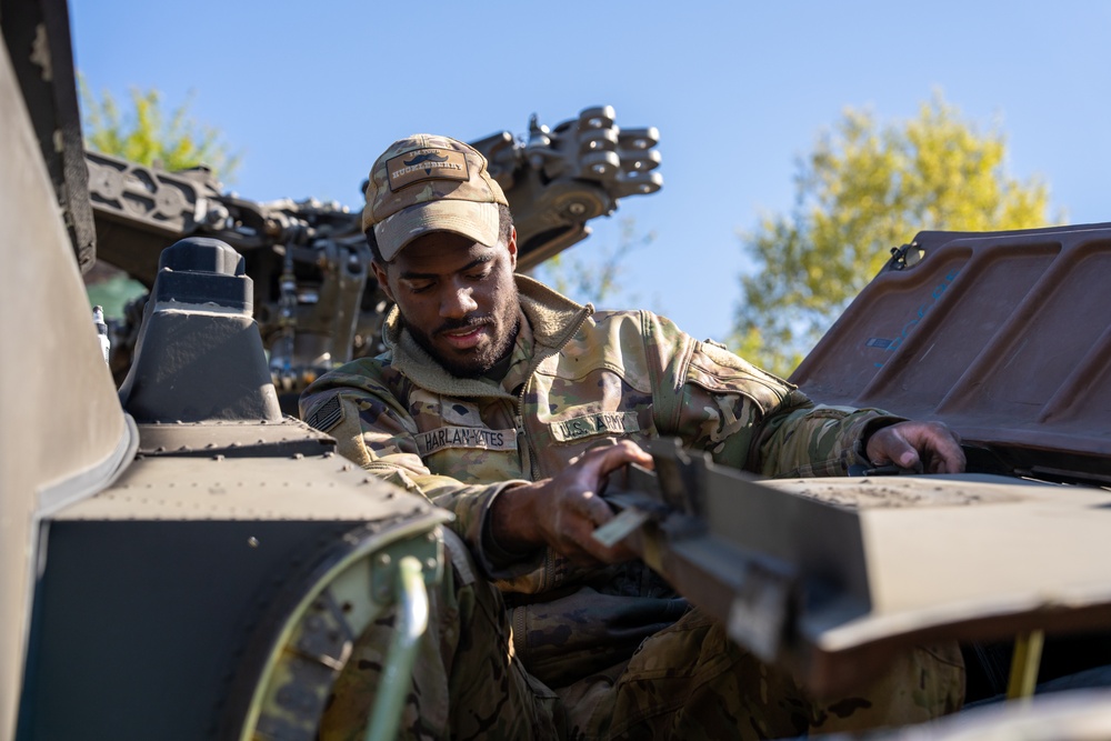 Polish Soldiers Gain Maintenance Experience With 1AD CAB