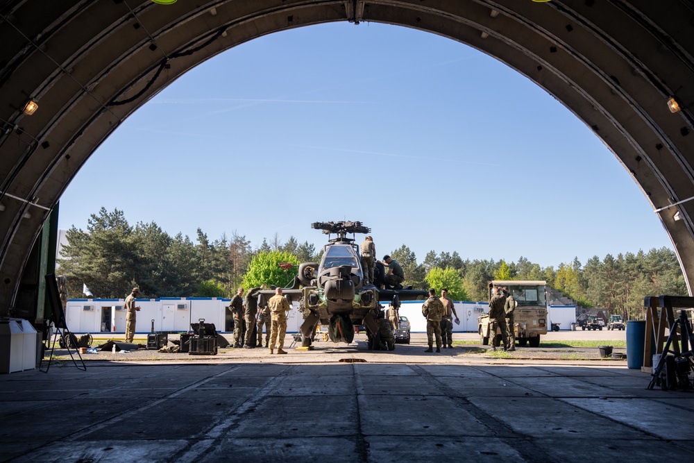 Polish Soldiers Gain Maintenance Experience With 1AD CAB