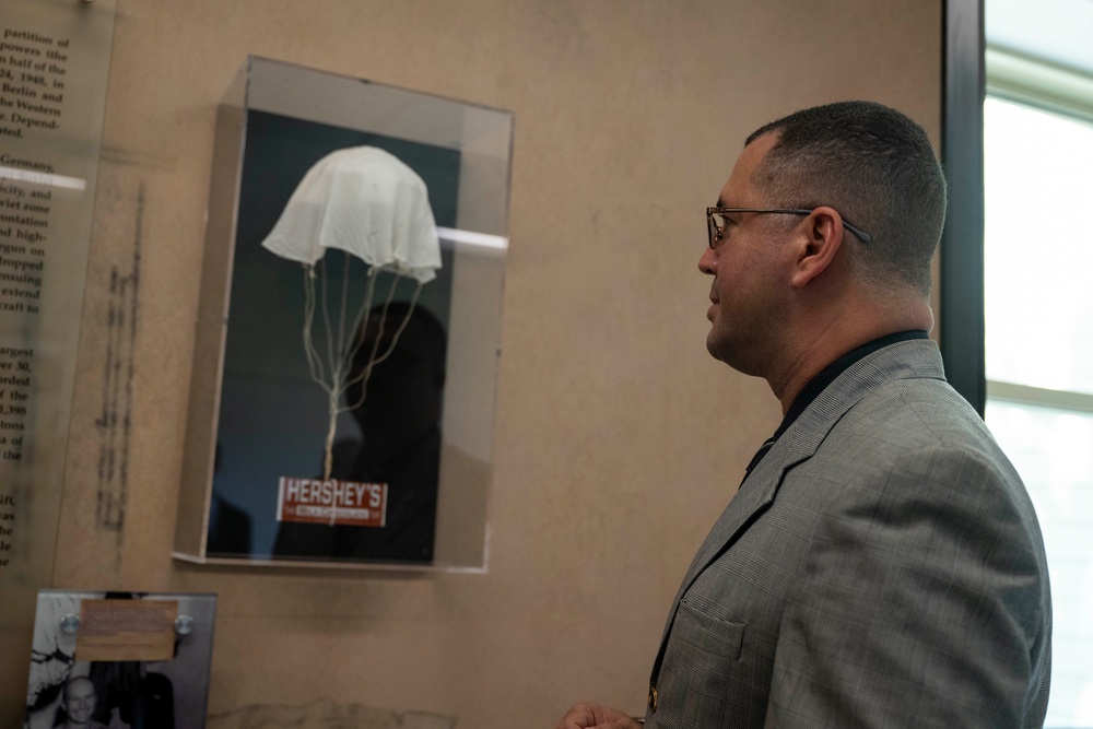 IVLP Participants Visit Pentagon