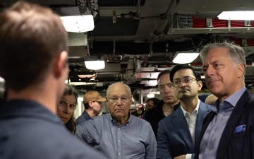 USS Vermont (SSN 792) DV Embark