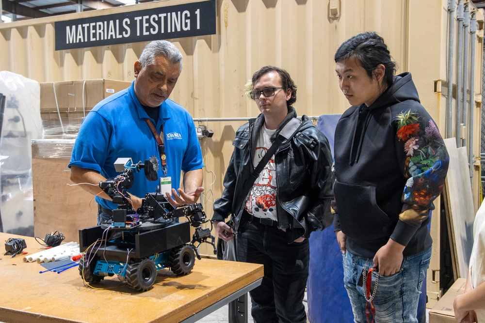 NSWC Port Hueneme Division Taps College Students as Mentors
