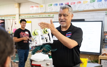 Warfare Center Adds Elementary Students to SeaPerch Program