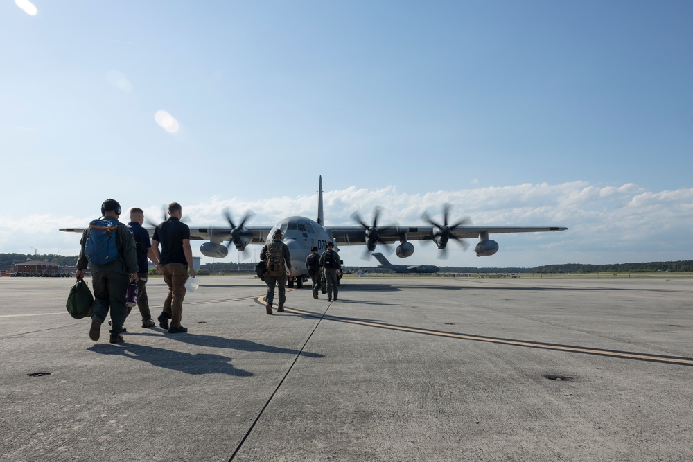 U.S. Marines with VMGR-252 conduct aerial refueling