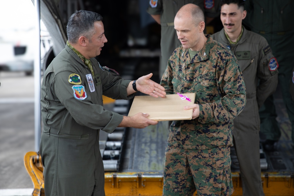 Argentinian air force recognizes multinational personnel during TRADEWINDS 25