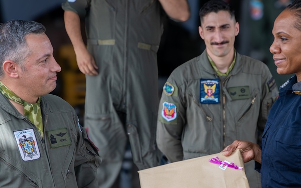 Argentinian air force recognizes multinational personnel during TRADEWINDS 25