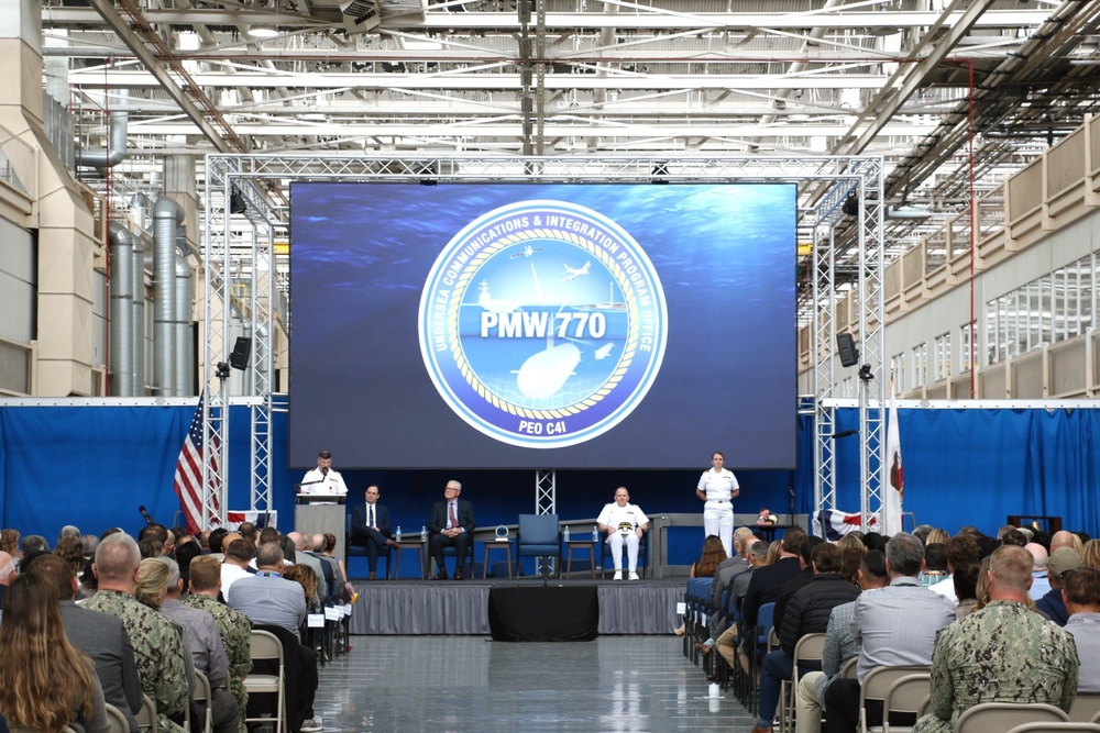 Undersea Communications and Integration Program Office Holds Change of Command Ceremony