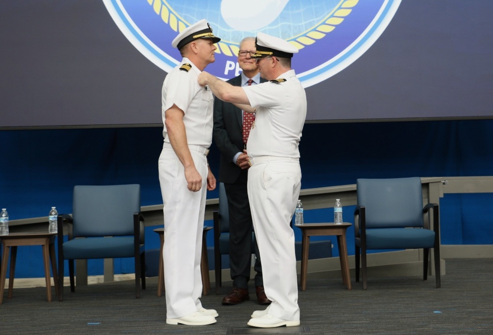 Undersea Communications and Integration Program Office Holds Change of Command Ceremony