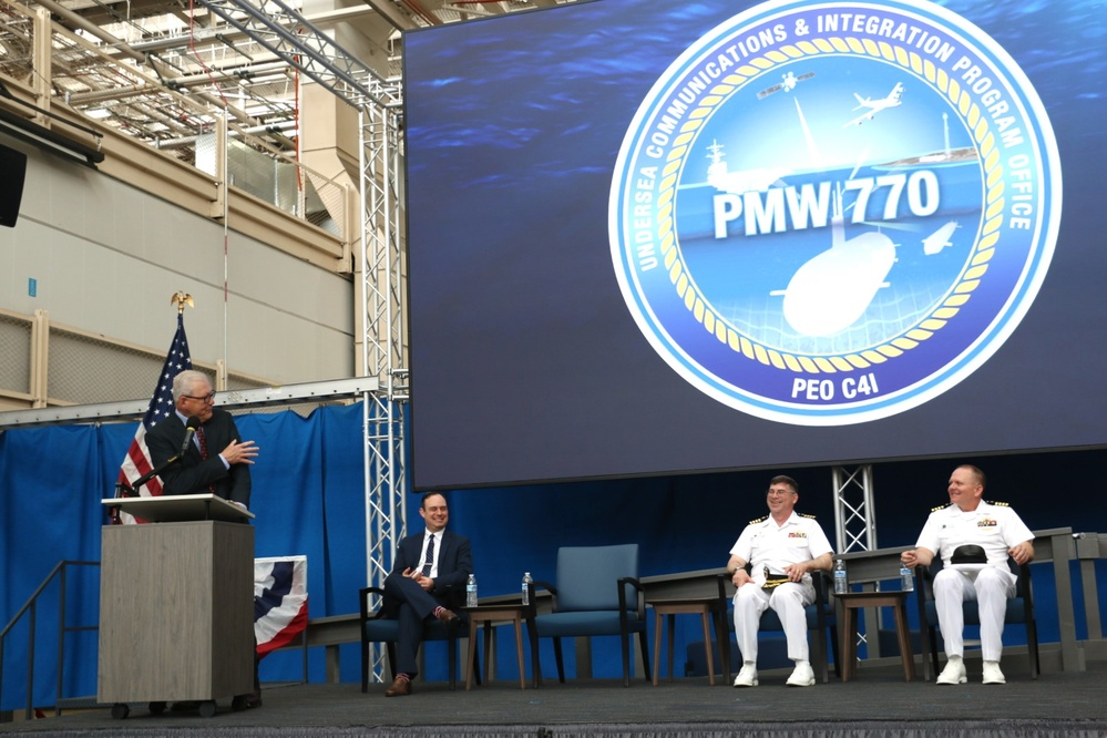 Undersea Communications and Integration Program Office Holds Change of Command Ceremony