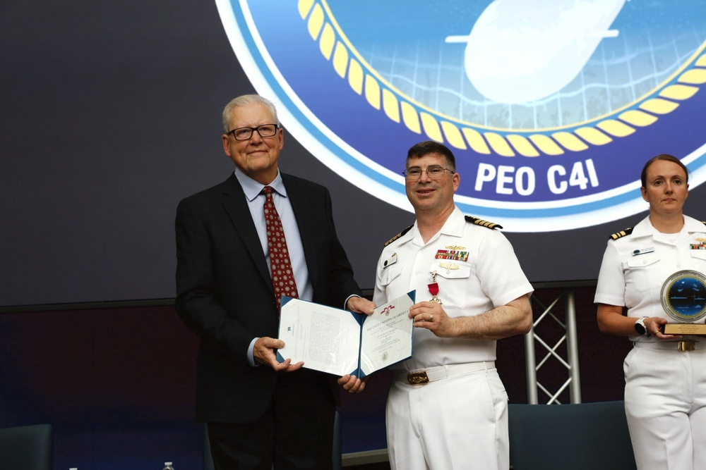 Undersea Communications and Integration Program Office Holds Change of Command Ceremony