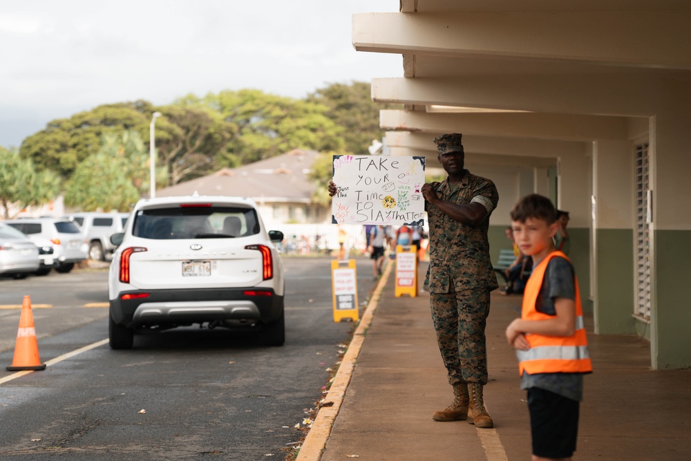3d MLR Marines motivate kids at Mokapu Elementary School