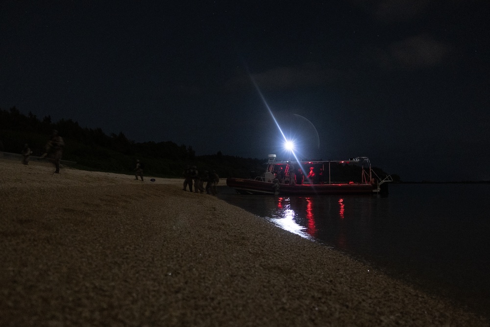 31st MEU | Reconnaissance beach survey training