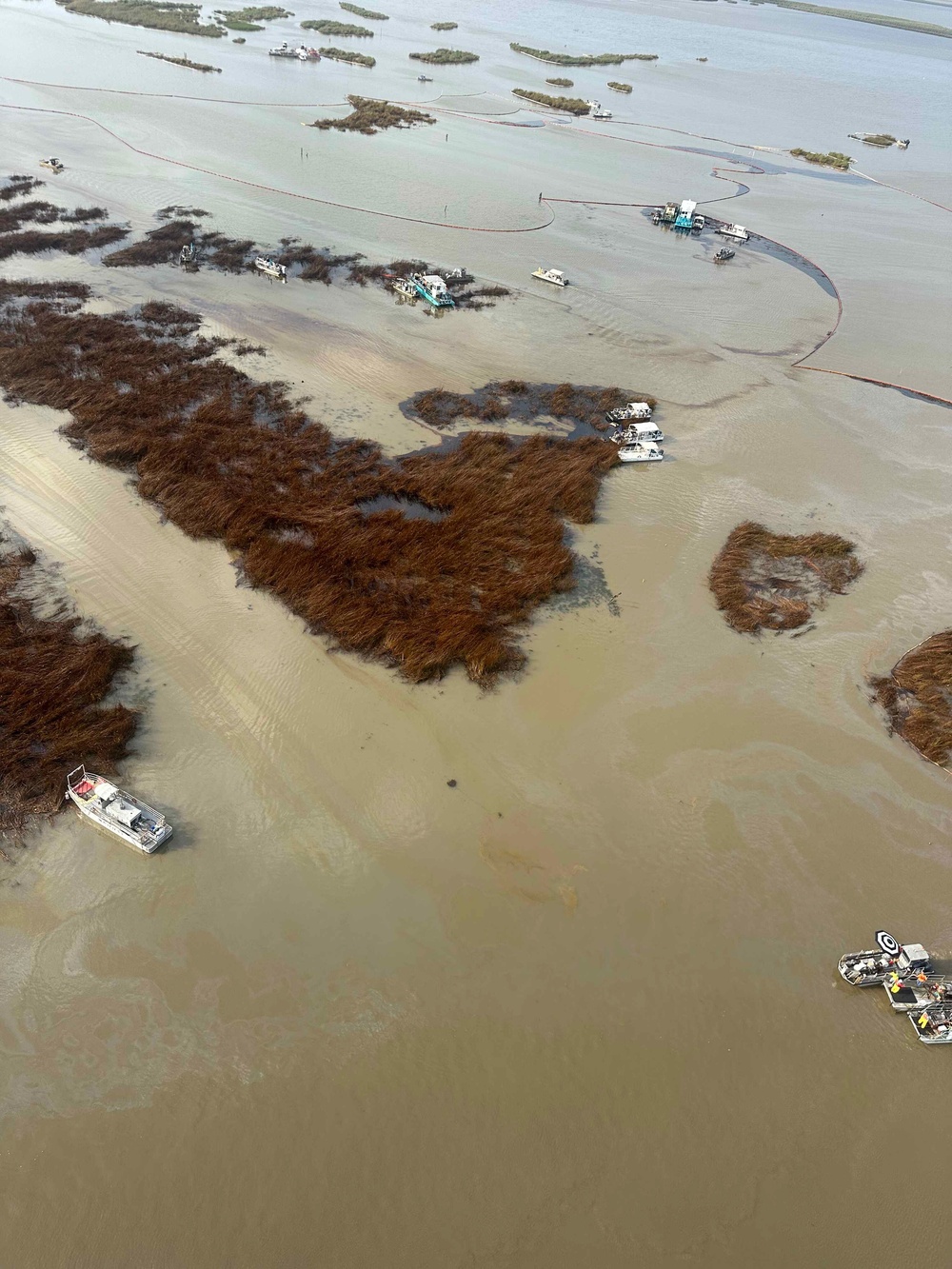 Coast Guard and Louisiana Oil Spill Coordinators Office continue pollution response following wellhead blowout
