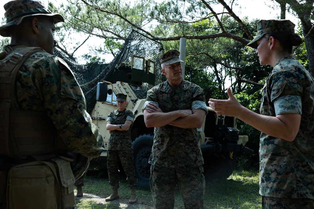 III MEF Commanding General visits 31st MEU