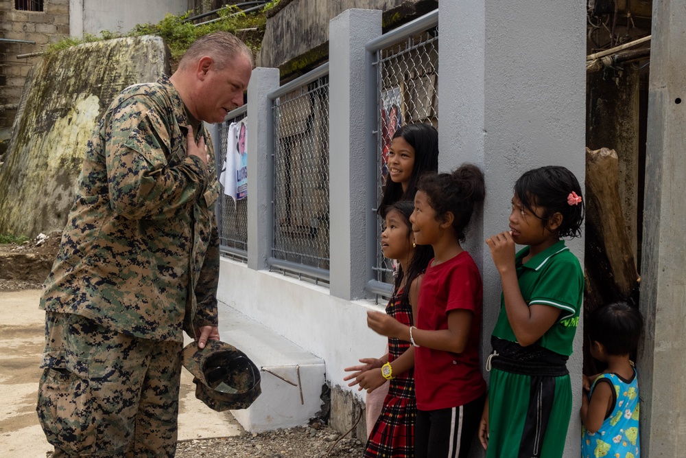 U.S., Philippines forces, setup medical supplies in Dugui San Isidro, Virac, Catanduanes