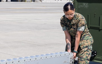 U.S. Marines train in cargo loading techniques in Japan
