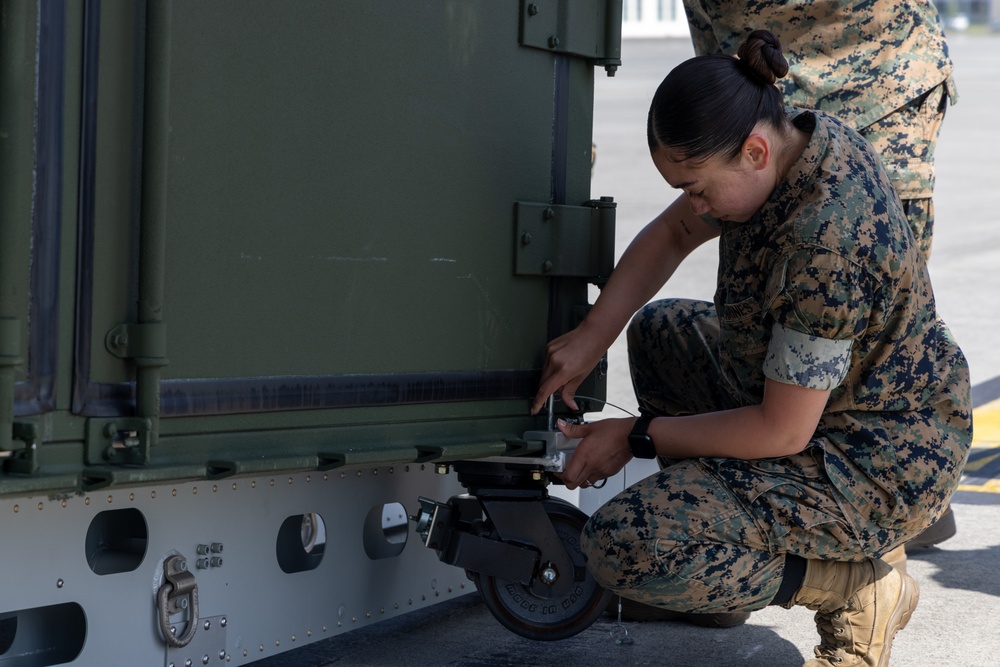 U.S. Marines train in cargo loading techniques in Japan
