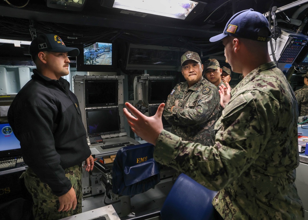 USS William P Lawrence and Republic of Korea Begin Maritime Counter Special Operations Exercise (MCSOFEX)