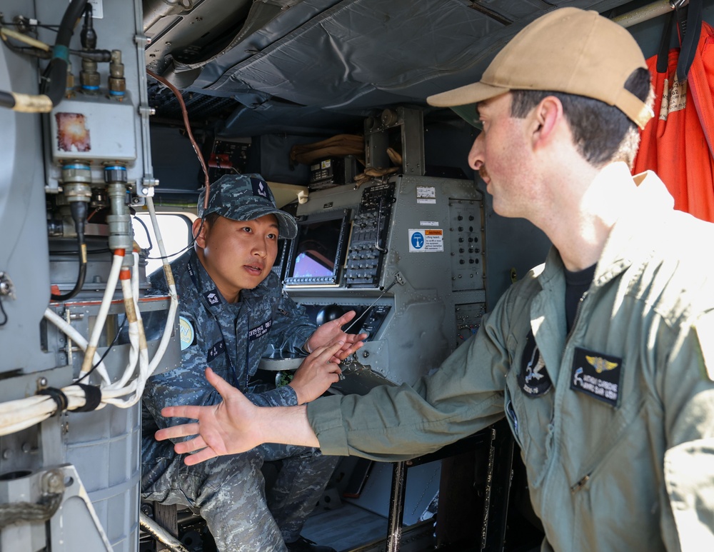 USS William P. Lawrence and Republic of Korea Begin Maritime Counter Special Operations Exercise (MCSOFEX)