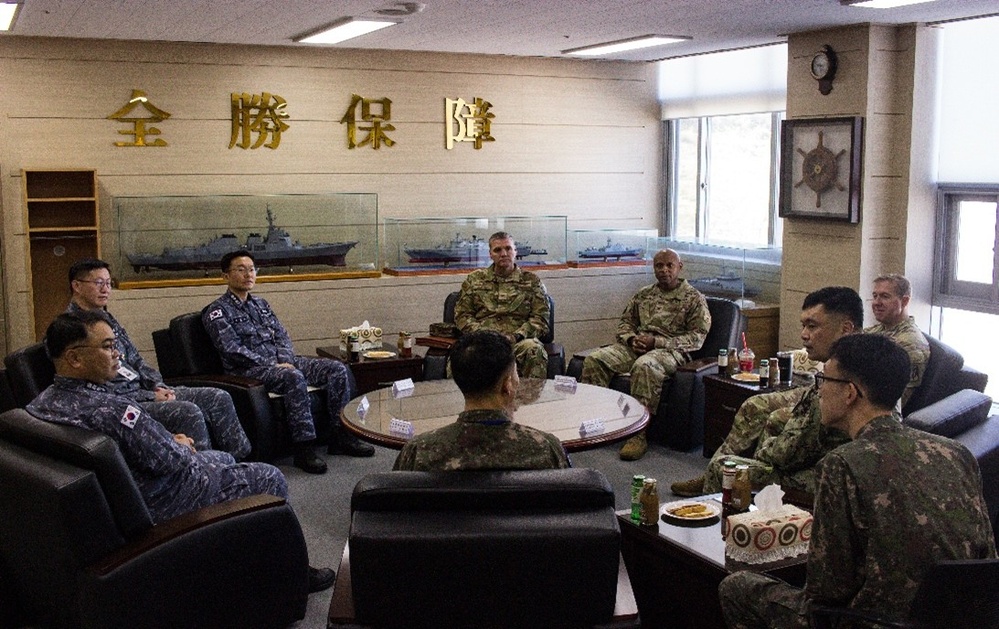 ROK-U.S. Senior Leaders Unite for Air Defense Seminar at Chinhae Naval Base