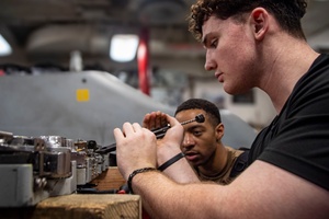 AFN Naples News Story - USS Mount Whitney Port Visit An Explosive Ordnance Disposal Training