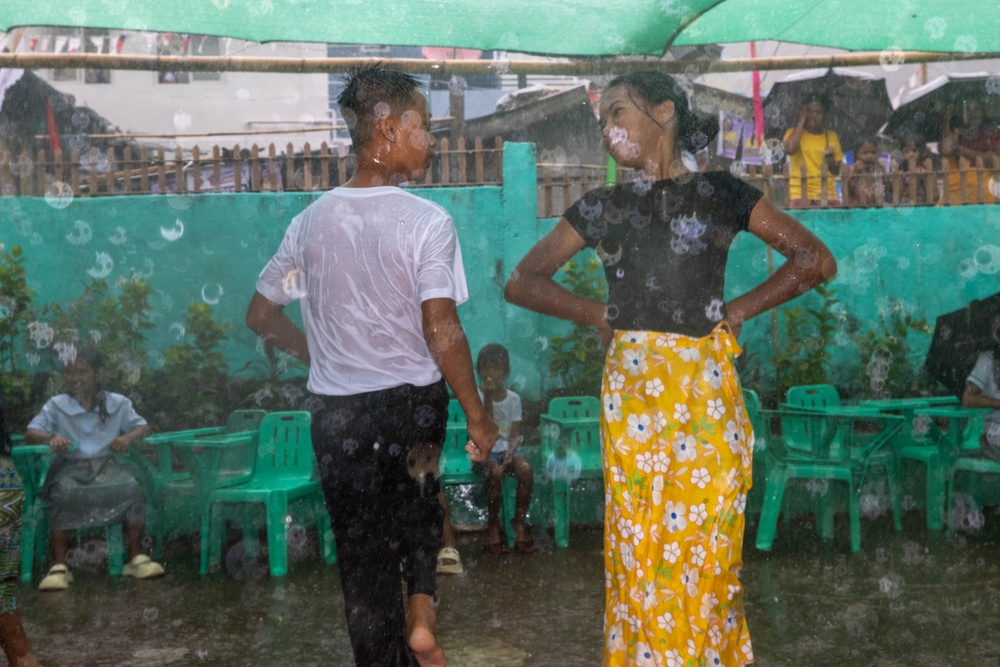 U.S., Philippines forces, ‘Bundle of Joy’ reaches Dugui San Isidro Elementary School.