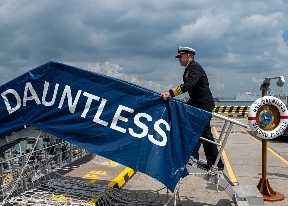 U.S. Pacific Fleet Commander travels to the Republic of Singapore for IMDEX Asia 25