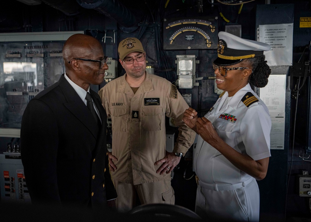 U.S. Pacific Fleet Commander visits USS Dewey while in Republic of Singapore for IMDEX Asia 25