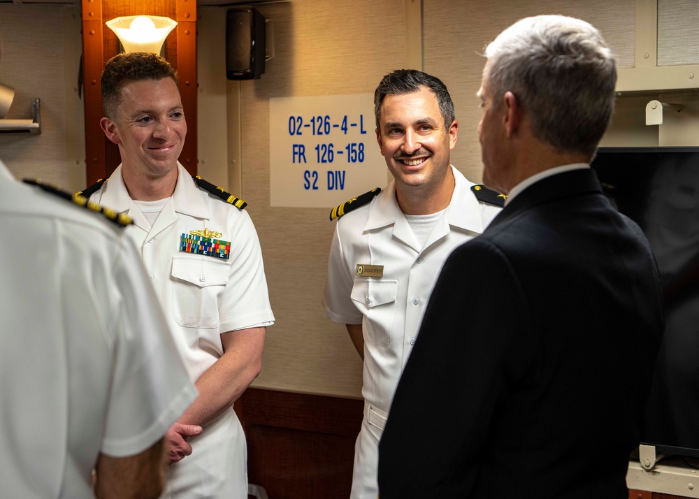 U.S. Pacific Fleet Commander visits USS Dewey while in Republic of Singapore for IMDEX Asia 25