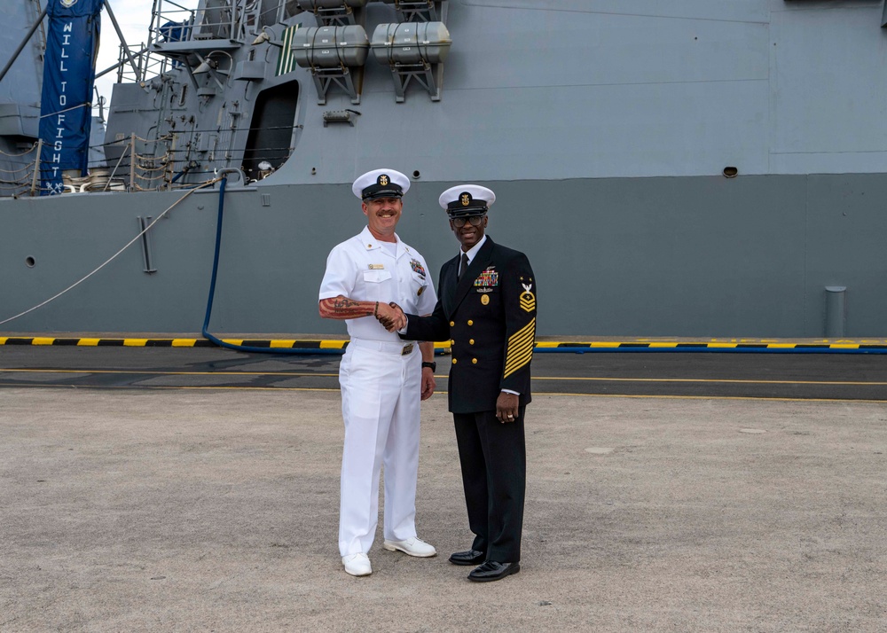 U.S. Pacific Fleet Commander visits USS Dewey while in Republic of Singapore for IMDEX Asia 25