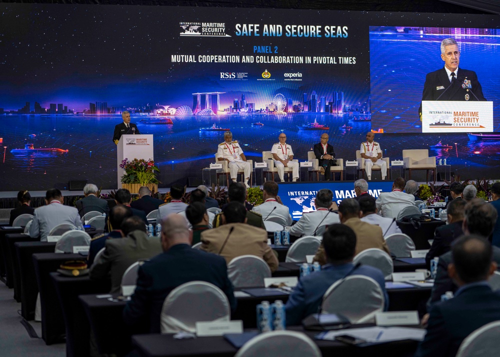 U.S. Pacific Fleet Commander speaks at panel during IMDEX Asia 25