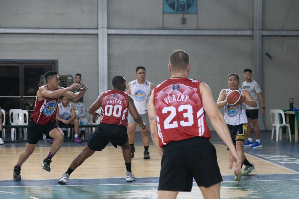 U.S. and Filipino service members play basketball during US-PH friendship games