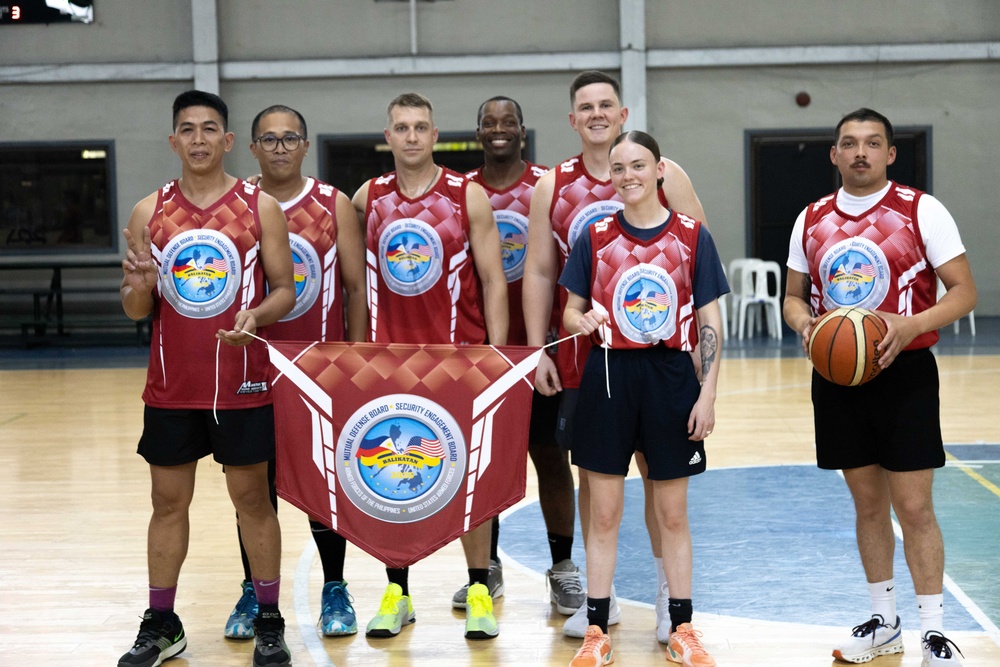 U.S. and Filipino service members play basketball during US-PH friendship games