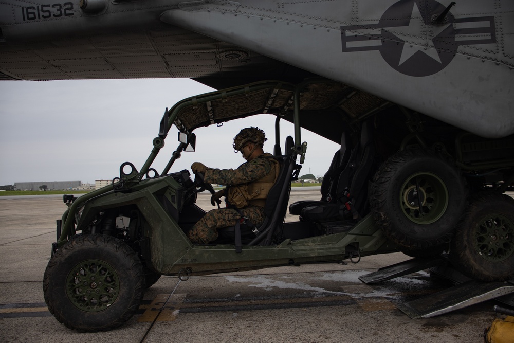 31st MEU | Vehicle On and Off Drills