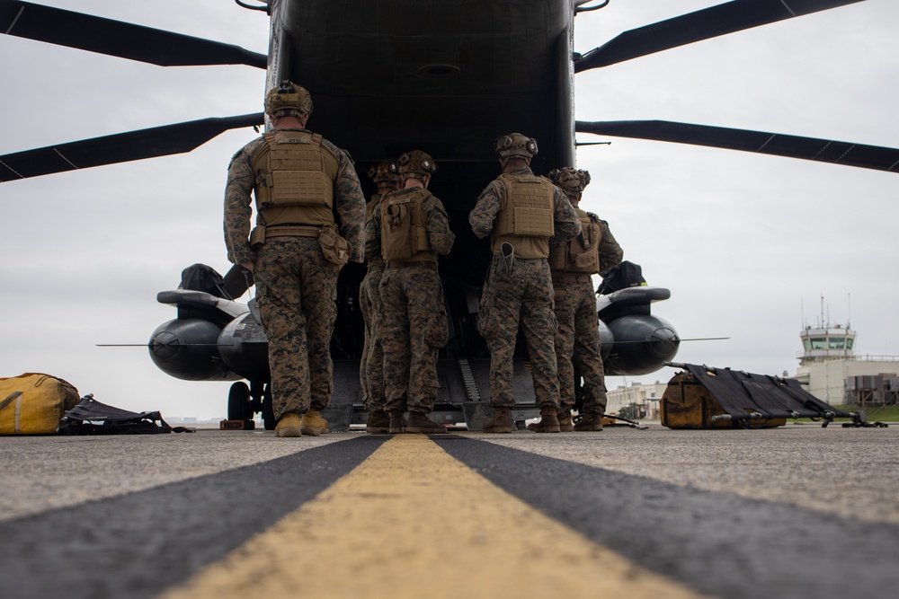 31st MEU | Vehicle On and Off Drills