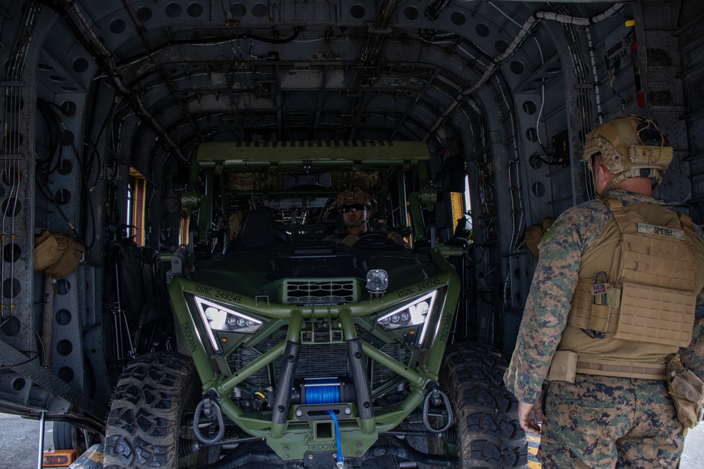 31st MEU | Vehicle On and Off Drills
