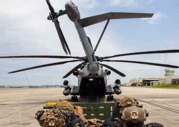 31st MEU | Vehicle On and Off Drills