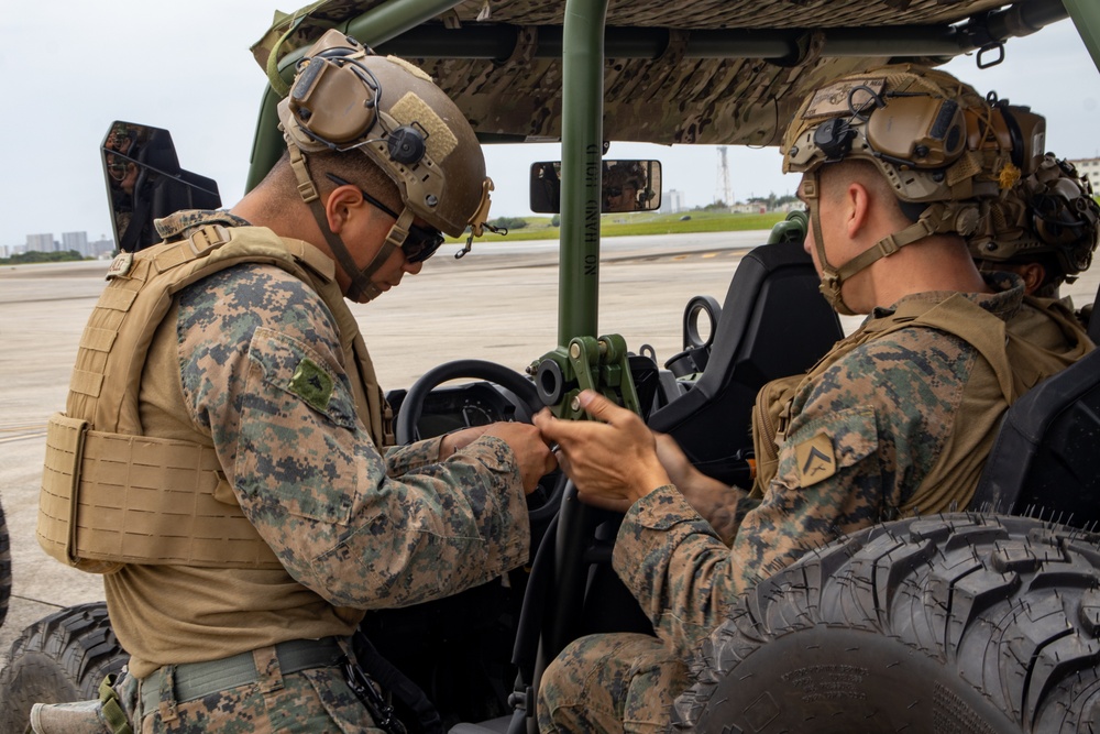 31st MEU | Vehicle On and Off Drills
