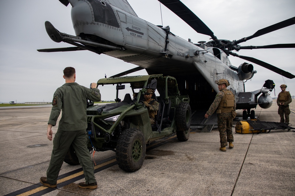 31st MEU | Vehicle On and Off Drills