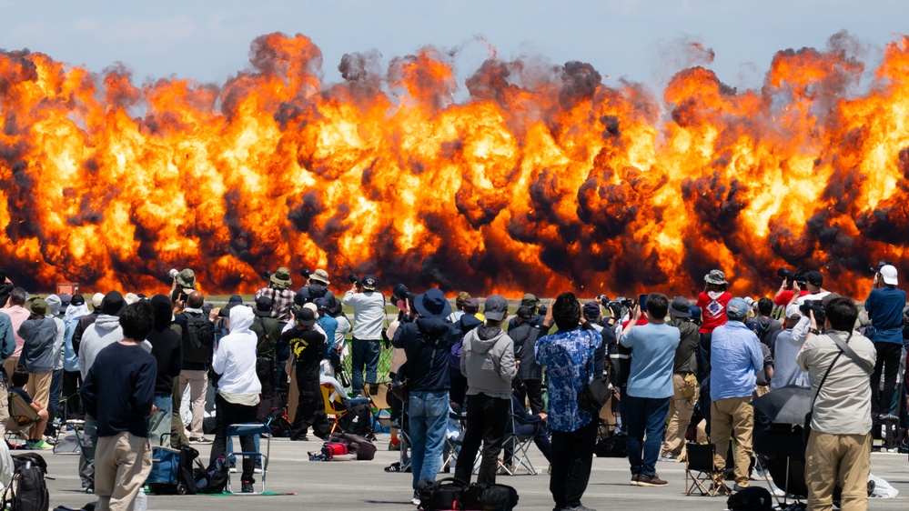 PACAF F-16 Demonstration Team participates at Iwakuni Friendship Day 25