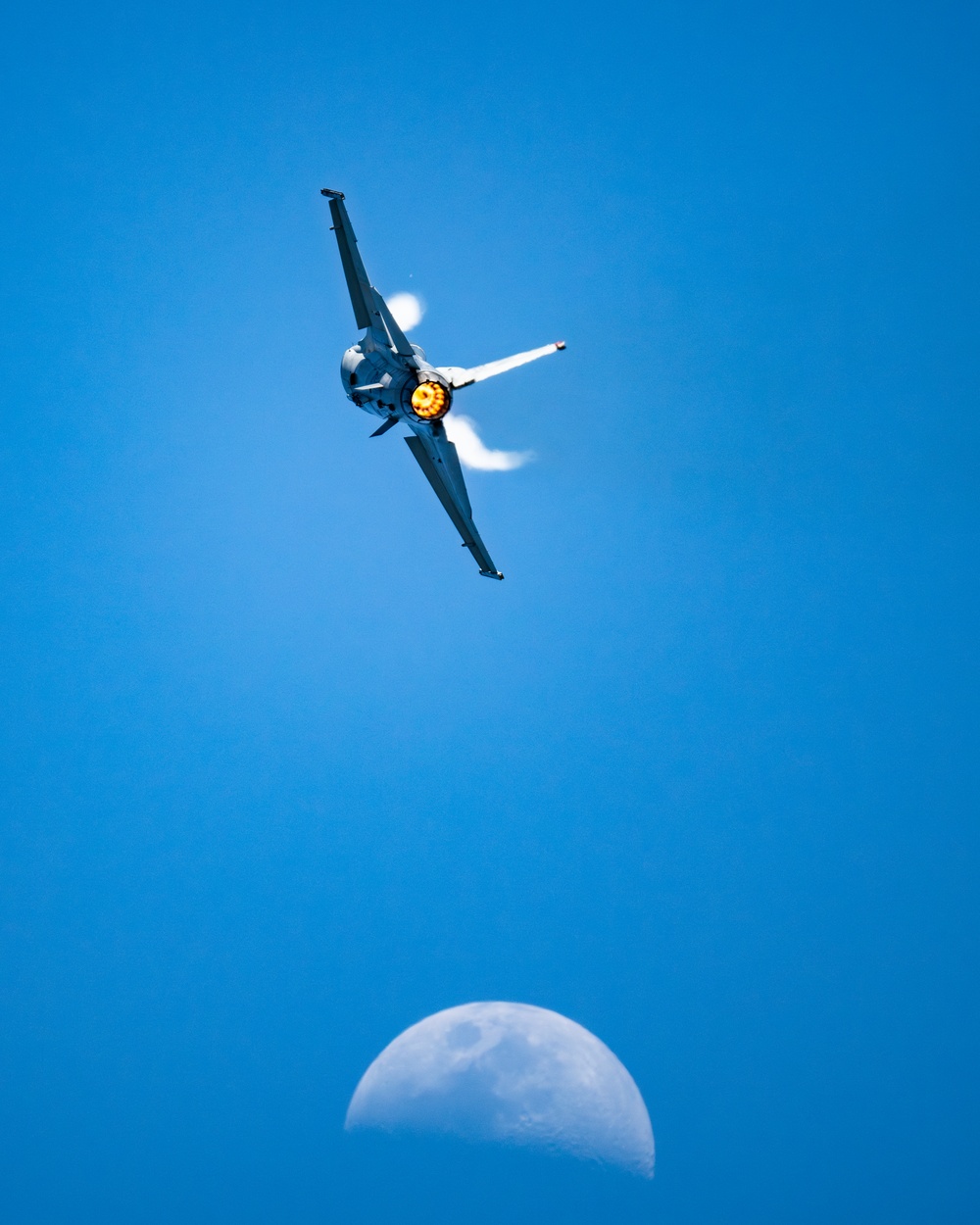 PACAF F-16 Demonstration Team participates at Iwakuni Friendship Day 25