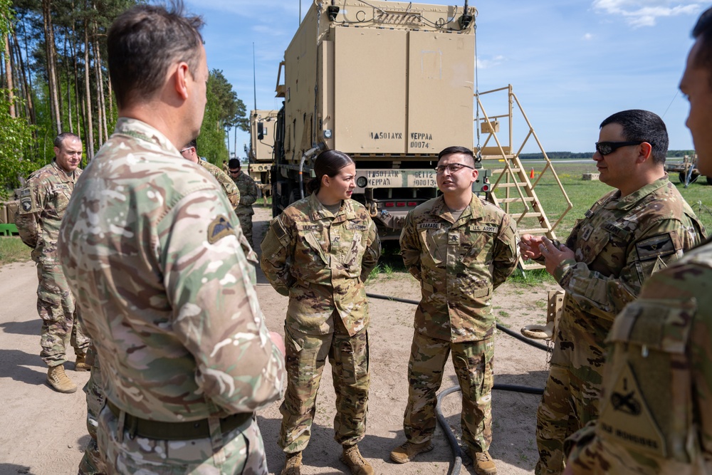 Maj. Gen. Kingsbury Visits 1AD CAB