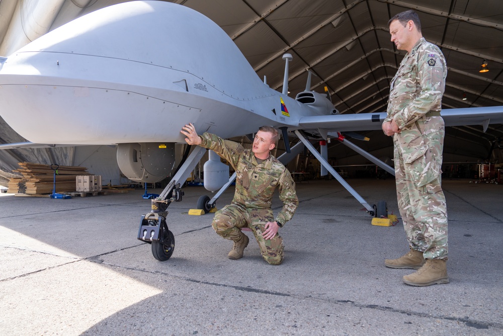 Maj. Gen. Kingsbury Visits 1AD CAB