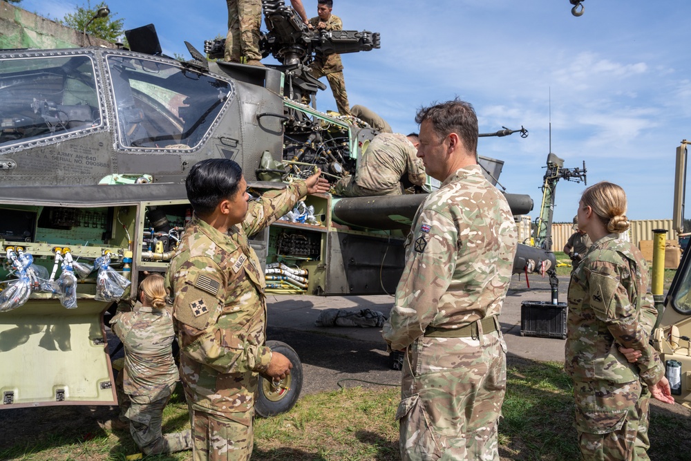 Maj. Gen. Kingsbury Visits 1AD CAB