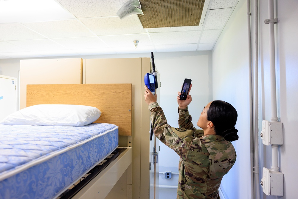 Indoor air sampling with IAQ monitor