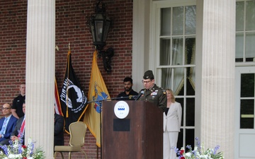 Armaments Center’s Military Deputy administers oath of enlistment to more than 100 northern New Jersey high school students