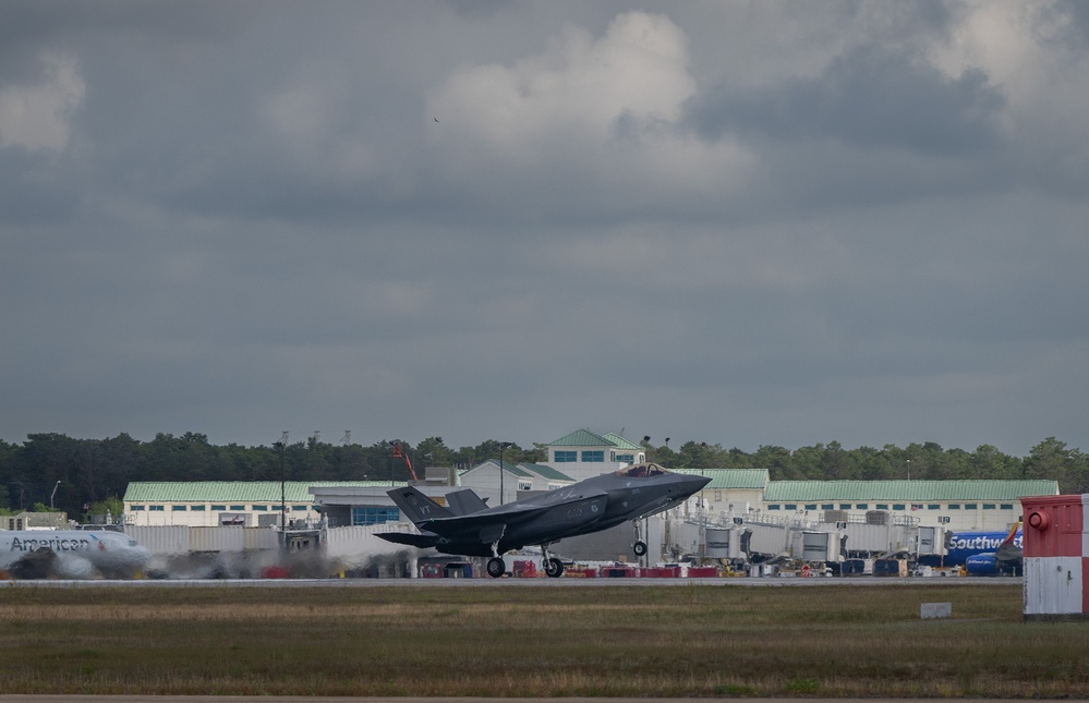 Reserve, ANG Lightning arrive to Eglin