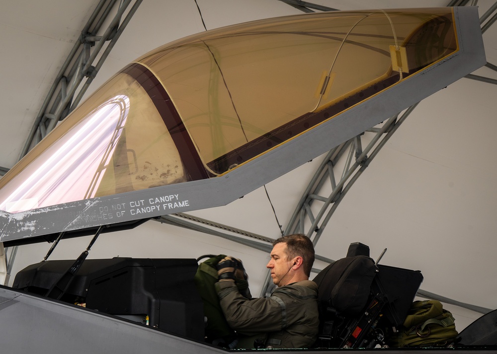Reserve, ANG Lightning arrive to Eglin